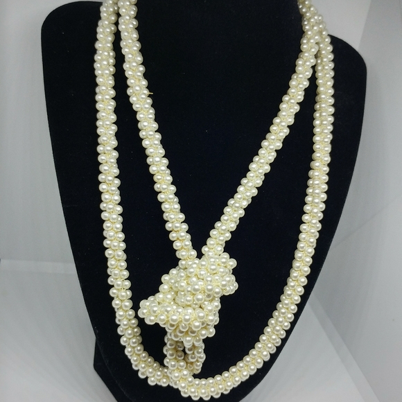 Pearl Necklace - Picture 7 of 8